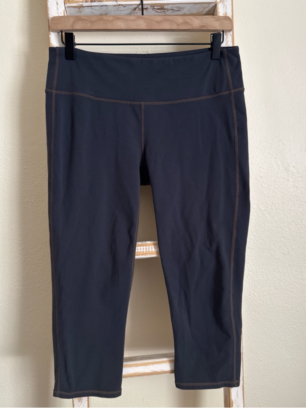 Athleta Grey Cropped Leggings Size L